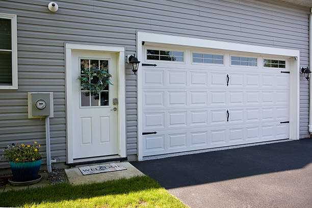 24/7 Emergency Garage Door Panel Replacement experts in Parmer County County, TX